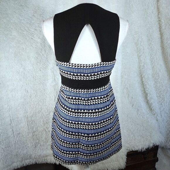 BCBGENERATIONS BLUE & BLACK STRIPED JACQUARD DRESS SZ.8 EUC - Picture 7 of 10